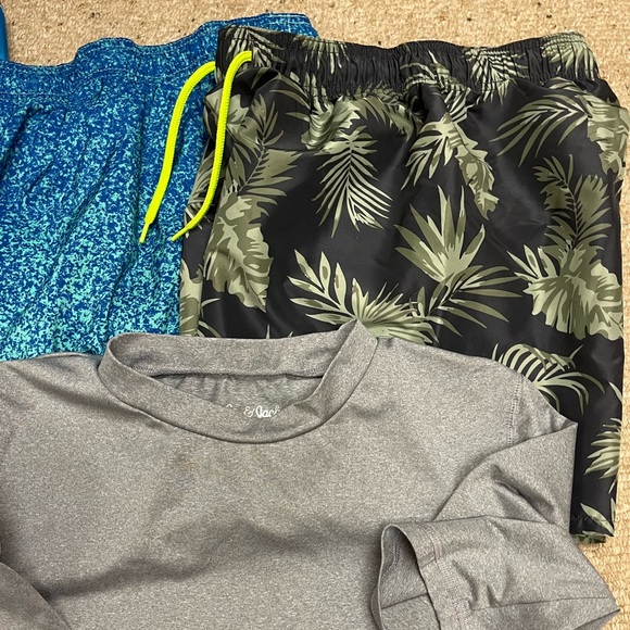 AMAZING-Boys Swim Bundle sz.L/XL - Picture 14 of 15